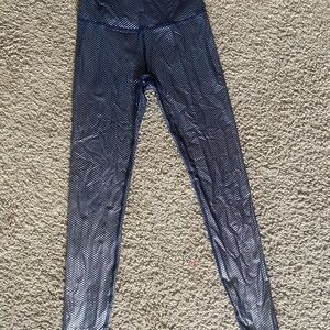 Beyond Yoga navy/metallic silver leggings
